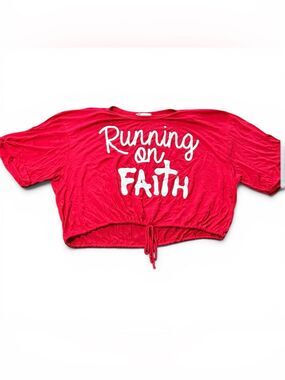 Top Girl LA Cropped Short Sleeve Running On Faith Shirt Red White Large